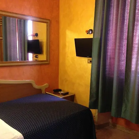 Rey Hotel